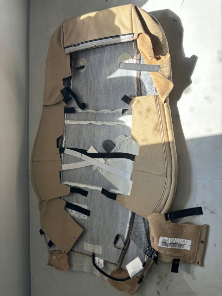 BMW OE BMW E70 Оббивка сидіння водія 1112598