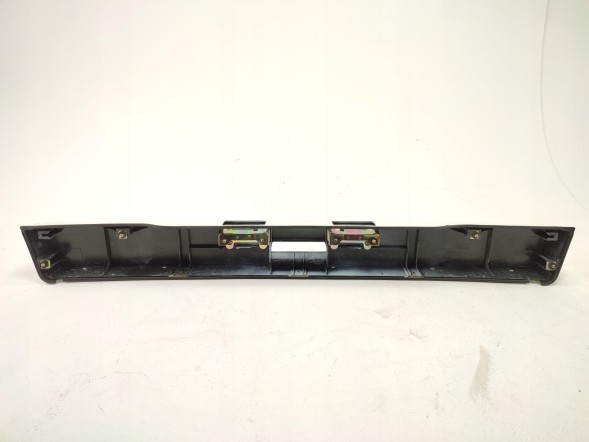 Mitsubishi OE НАКЛАДКА ЗАДНЬОГО ЛЮКА MITSUBISHI LANCER VAN 1989-1992 НОВА ORYG MB698510