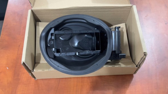 BMW OE 51177409543 Лючок паливної горловини BMW 114d F21N