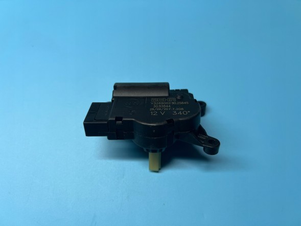 Mercedes-Benz OE 0008205808, A0008205808, A-000-820-58-08 Електродвигун Mercedes-Benz А0008205808