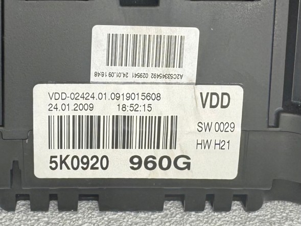 VDO ЛІЧИЛЬНИК ПРИЛАДІВ СПІДОМЕТР VOLKSWAGEN GOLF VI 5K0920960G VDO ЯК НОВИЙ