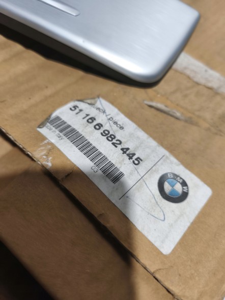 BMW OE BMW 6982445 6982453 BMW E90 E91 ДЕКОРАТИВНІ НАКЛАДКИ ЦЕНТРАЛЬНОГО ТУНЕЛЮ АЛЮМІНІЙ 6982445 6982453
