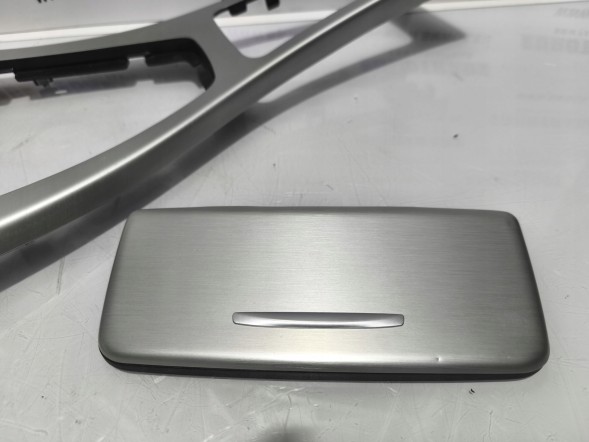 BMW OE BMW 6982445 6982453 BMW E90 E91 ДЕКОРАТИВНІ НАКЛАДКИ ЦЕНТРАЛЬНОГО ТУНЕЛЮ АЛЮМІНІЙ 6982445 6982453