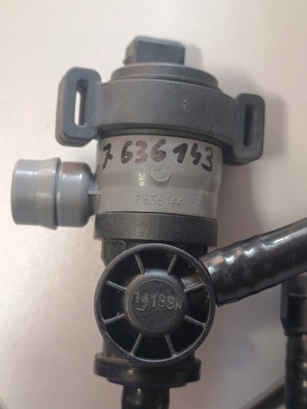 BMW OE Bmw F20 F10 F30 X1 X3 X5 вентиляційний клапан бачка 7636143