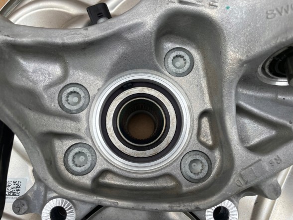 Audi OE 8W0505436AA TYŁ PRAWY AUDI A4 B9 LIFT NOWA ЦАПФА ЗАДНЯ ПРАВА AUDI A4 B9 LIFT AUDI A5 8W0505436AA НОВА