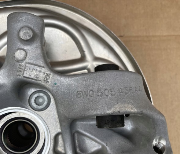 Audi OE 8W0505436AA TYŁ PRAWY AUDI A4 B9 LIFT NOWA ЦАПФА ЗАДНЯ ПРАВА AUDI A4 B9 LIFT AUDI A5 8W0505436AA НОВА