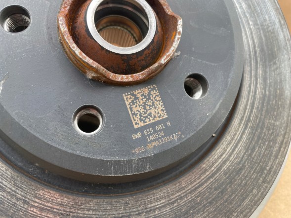 Audi OE 8W0505436AA TYŁ PRAWY AUDI A4 B9 LIFT NOWA ЦАПФА ЗАДНЯ ПРАВА AUDI A4 B9 LIFT AUDI A5 8W0505436AA НОВА