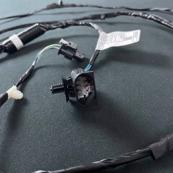 BMW OE НОВИЙ джгут BMW X1 F48, F49 LCI, PDC переднього бампера 61 12 8709821