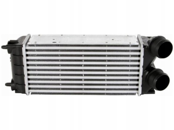 Valeo 86749578 VAL Інтеркулер valeo 818226