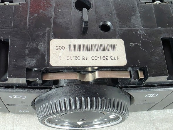 Mercedes-Benz OE A9068301785KZ 5HB009012-08 Mercedes sprinter 906 panel nawiewu a9068301785kz 5hb009012-08
