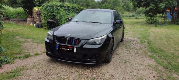 Китай BMW E60/E61 SPLITTER DOKŁADKA PRZEDNIA M-PAKIET CZARNY POŁYSK BMW E60/E61 СПЛІТТЕР НАКЛАДКА ПЕРЕДНЯ М-ПАКЕТ ЧОРНИЙ ГЛЯНЕЦЬ