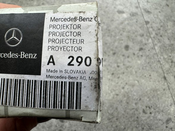 Mercedes-Benz OE MERCEDES PROJEKTOR PROGU PRAWY 2909061801 NOWY MERCEDES ПРОЄКТОР ПОРОГА ПРАВИЙ 2909061801