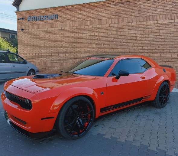 Ikon Motorsports JGD-CHALL15-SSV4GB Накладки на пороги V4 – Чорний Глянець DODGE CHALLENGER 2015-2023