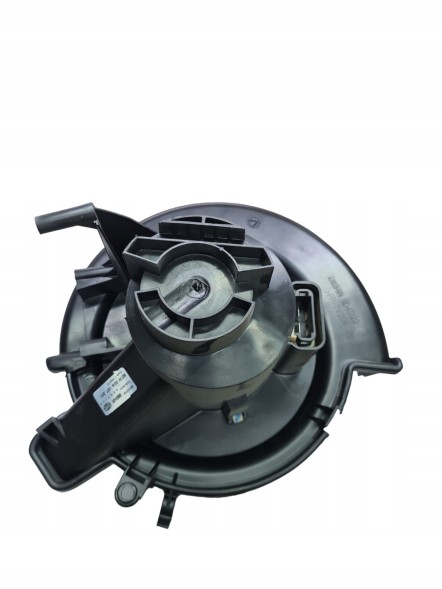 Behr Hella Service 8EW009157201 ВЕНТИЛЯТОР САЛОНУ HELLA OPEL ASTRA G