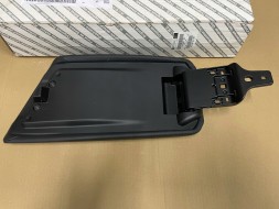 Alfa Romeo OE 156125232 ALFA ROMEO STELVIO ПІДЛІКОТНИК ЧЕРВОНА ШКІРА OEM