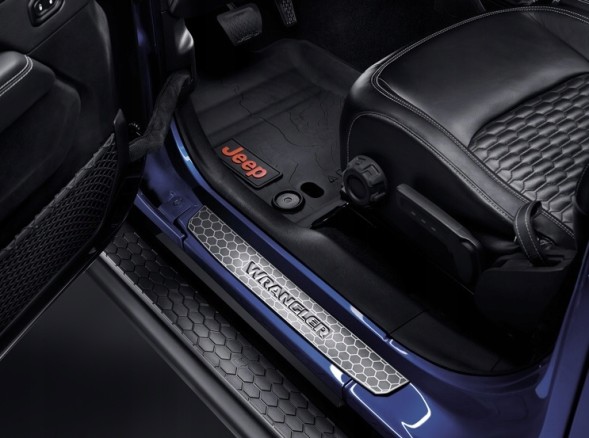 Mopar 82215395 Внутрішні накладки порогів зі сталі Jeep Wrangler JL 2D оригінальні