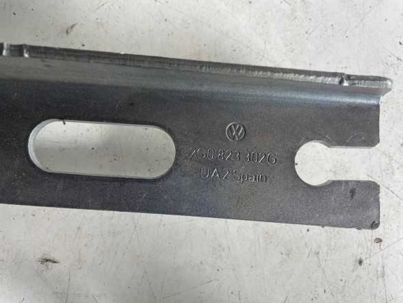 Volkswagen OE 2G0823301G 2G0823302G VI VW Polo VI 6 Петля капоту ліва права комплект