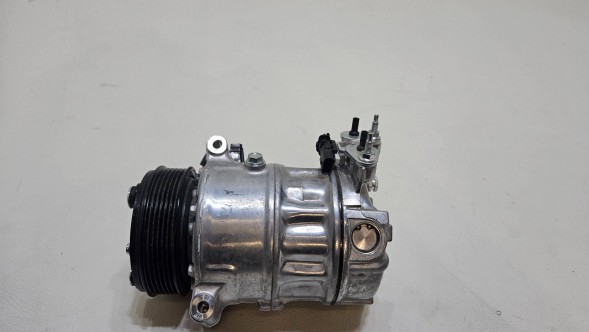Ford OE Компресор кондиціонера Ford Mondeo MK4 Focus MK3 1.6 TDCI 852781N