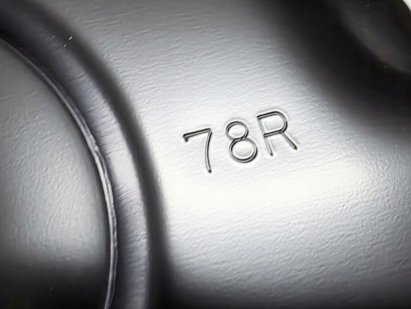 Suzuki OE 83961-78R00 Кріплення тримач запасного колеса задні двері SUZUKI JIMNY 2018+ OE