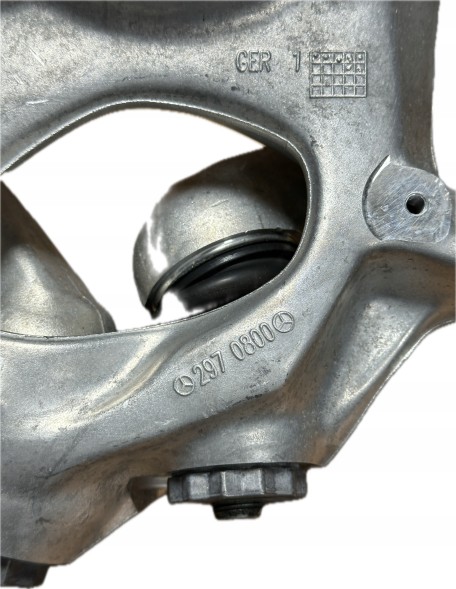 Mercedes-Benz OE ZWROTNICA PRZOD PRZEDNIA PRAWA WAHACZE KOMPLET MERCEDES EQS W297 297 ORYGINAL NOWA 2973320800 2970800 2970400 2973332800 КРОСОВЕР ПЕРЕДНІЙ ПРАВИЙ МАЯТНИКИ MERCEDES EQS W297 2973320800 2970800 2970400