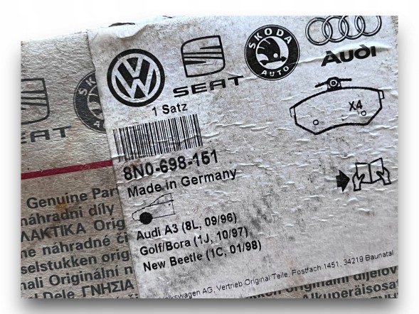 Audi OE S449 AUDI КОМПЛЕКТ ГАЛЬМІВНИХ КОЛОДОК ПЕРЕДНІХ 8N0698151 !J