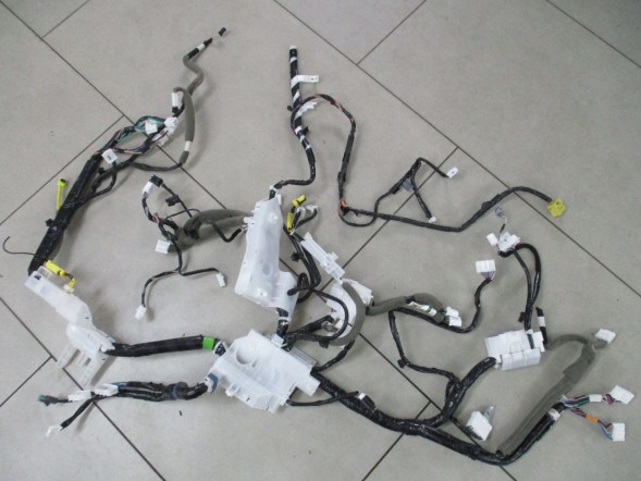 Fiat OE NC5D-67-030A spider 124 instalacja wnętrza 124 джгут павука MX-5 встановлюється всередині консолі
