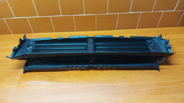 Volkswagen OE 8W6122321E 8W6122327 95B965501AA Жалюзі Направляючі Повітря Впускного Отвору Радіатора Audi A4 A5 B9 19-