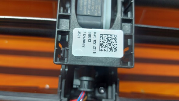 Volkswagen OE 8W6122321E 8W6122327 95B965501AA Жалюзі Направляючі Повітря Впускного Отвору Радіатора Audi A4 A5 B9 19-
