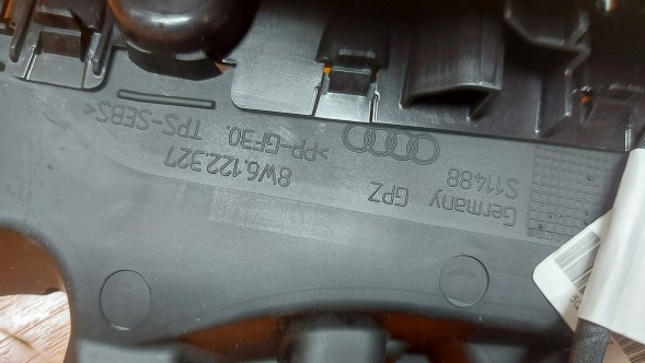 Volkswagen OE 8W6122321E 8W6122327 95B965501AA Жалюзі Направляючі Повітря Впускного Отвору Радіатора Audi A4 A5 B9 19-