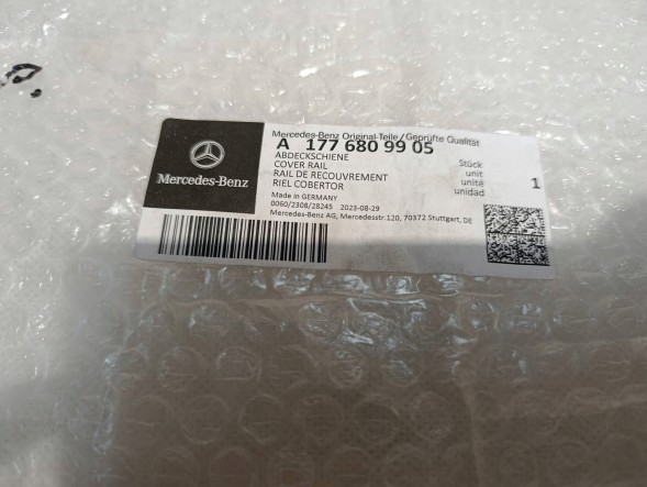 Mercedes-Benz OE A1776809905 MERCEDES ПЛАНКА ПОРОГОВА НАКЛАДКА LED MERCEDES A-КЛАС W177 A1776809905