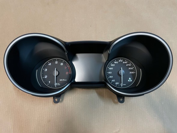 Alfa Romeo OE 50554666 50559616 ALFA ROMEO STELVIO QV 2.9 ЛІЧИЧНИЙ ГОДИНИК EU 7 ДЮЙМОВ