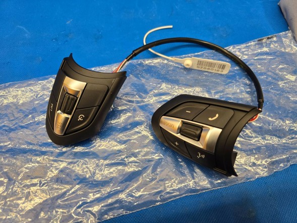 BMW OE QUA12194 КНОПКИ КЕРМА M-PAKET BMW F15 F25 F10 F12 F20 F30 F32 7849411