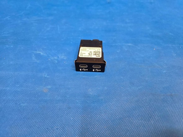 BMW OE QUA11439 МОДУЛЬ ГНІЗДО USB BMW 5A57B32