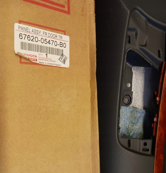 Toyota OE 67620-05470-B0 Обшивка Боковини Двері Передні Ліві TOYOTA AVENSIS 01/2003-10/2008 Оригінал