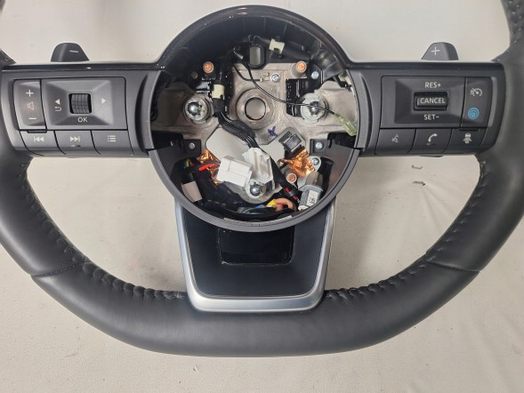 Nissan OE D8430-6UJ6D ORG NISSAN QASHQAI 3 III J12 КЕРМО МУЛЬТИФУНКЦІОНАЛЬНЕ З ПЕРЕМИКАЧАМИ (ПЕЛЮСТКАМИ) D8430-6UJ6D