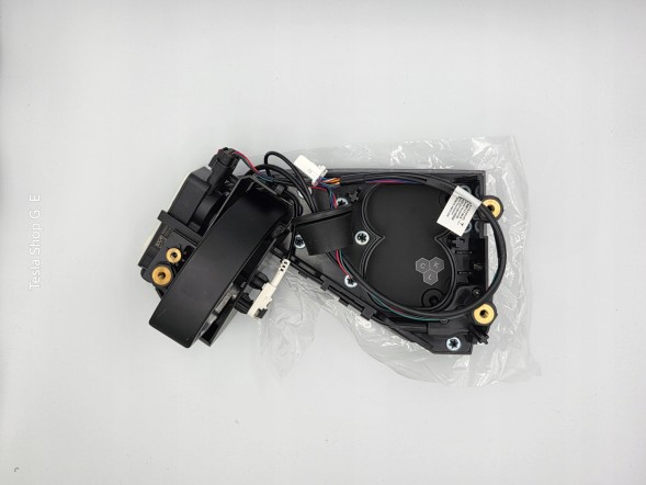 Tesla 1553611-00-E Кришка лючка порту зарядки Tesla Model X Model X Plaid 2021+