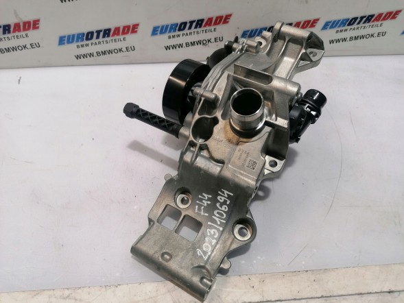 BMW OE 11518631940 8631940 BMW F70 F74 U06 U10 U11 B48 ВОДЯНИЙ НАСОС 8631940