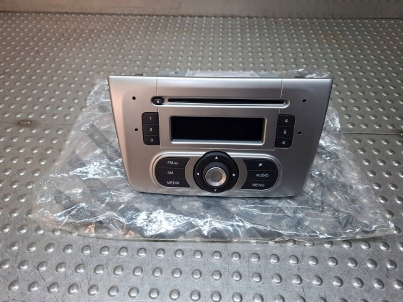 Alfa Romeo OE АВТОМАГНІТОЛА 156099054 ALFA ROMEO MITO (955) 11- ОРИГІНАЛ