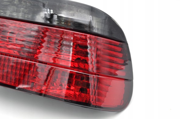 Китай FPLTBM45 Ліхтарі задні BMW 7 E38 1994-2001 червоні-димчасті задні, димчасті, ліфт малюнок LCI