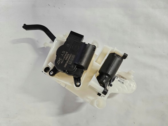 Mercedes-Benz OE A0009060805 КРОКОВИЙ ДВИГУН КОНДИЦІОНАРУ ТА ОПАЛЕННЯ MERCEDES VITO VIANO 639