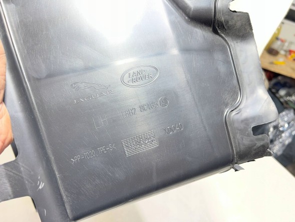 Land Rover OE L8B28C465AE pmi150921 НАПРАВЛЯЮЧА ПОВІТРЯ ЗАБІРНИКА ЛІВА LAND ROVER DEFENDER L663 L8B28-C465-AE