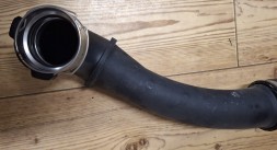 BMW OE 13718601684 8601684 8637896 BMW F30 F20 F32 F36 Шланг зарядного повітря Труба турбо