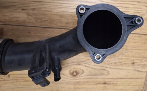 BMW OE 13718601684 8601684 8637896 BMW F30 F20 F32 F36 Шланг зарядного повітря Труба турбо