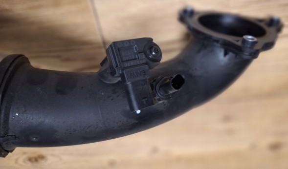 BMW OE 13718601684 8601684 8637896 BMW F30 F20 F32 F36 Шланг зарядного повітря Труба турбо