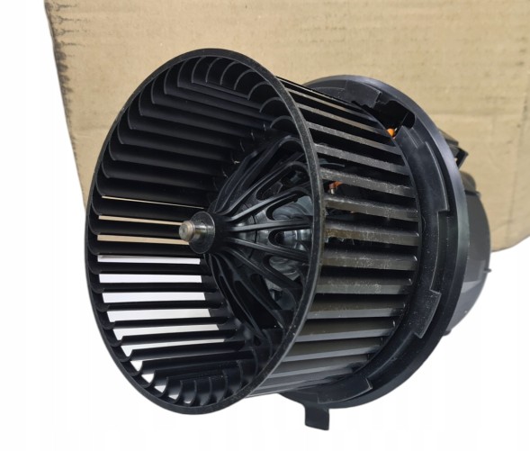 Behr Hella Service 8EW 351 040-491 ПОВІТРОДУВКА ВЕНТИЛЯТОР САЛОНУ BEHR HELLA CITROEN C3 II DS3