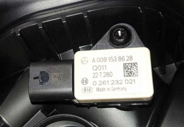 Mercedes-Benz OE A1390909301 1390909301 A 139 090 93 01 A1390942100 1390942100 A0091538628 0091538628 0261232021 MERCEDES C W206 SL W232 2.0 43 AMG КОРПУС ПОВІТРЯНОГО ФІЛЬТРУ A1390909301 23R