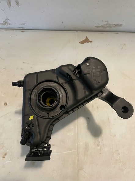 BMW OE 8677649 8617045 РОЗШИРЮВАЛЬНИЙ БАК BMW F20 F22 F30 F36 8677649
