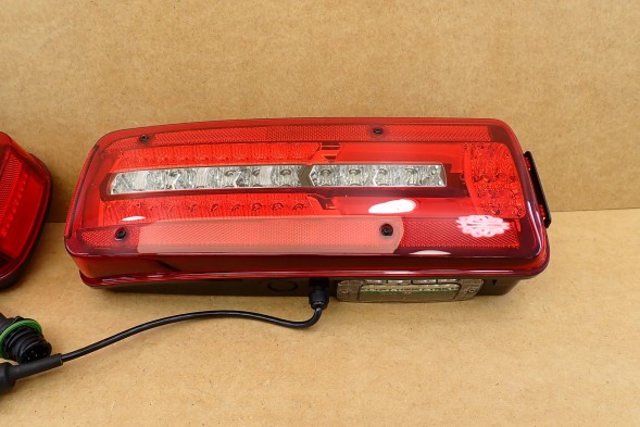 MAN OE MAN LAMPA PRAWA LEWA TGX TGS TG3 2VP012381-04 2VD012381-03 HELLA OEM 81.25225-6578 81.25225-6585 2VP012381-04 2VD012381-03 Лампа MAN права/ліва TGX TGS TG3 2VP012381-04 2VD012381-03 HELLA OEM
