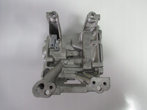 BMW OE 8576219 M50dx BMW G05 Г11 Г30 МАСЛЯНИЙ НАСОС 8576219