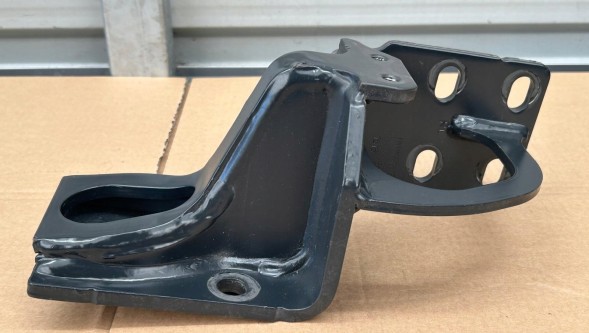 Iveco OE КРОНШТЕЙН КРІПЛЕННЯ ПІДВІСКИ КАБІНИ IVECO S-WAY 5802358794